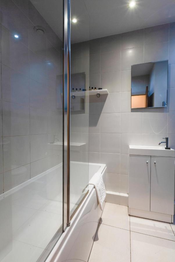 Base Serviced Apartments - City Road Chester Luaran gambar